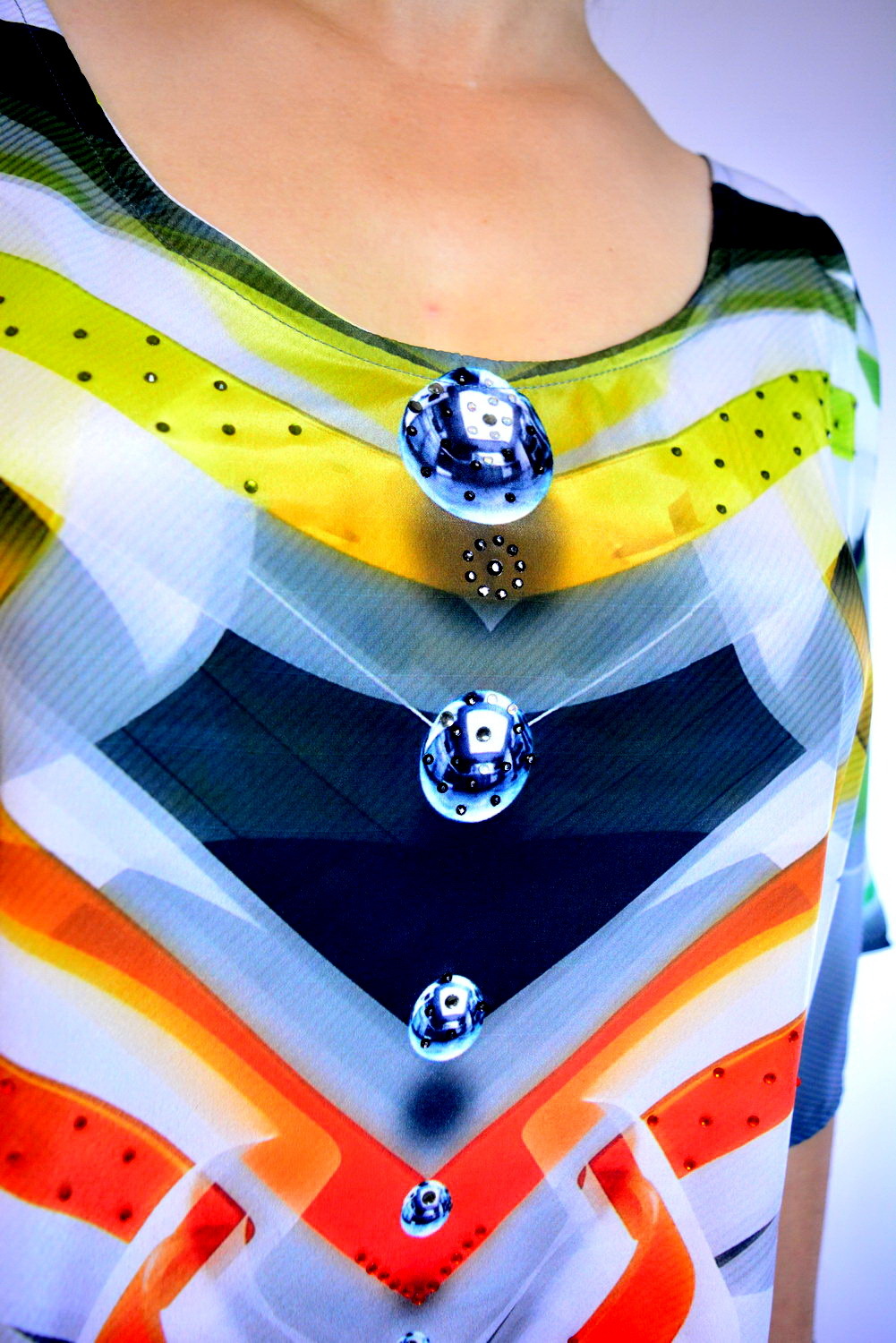 Digital Printed Short Satin Kaftan Bust Size: 56 Inch (In)