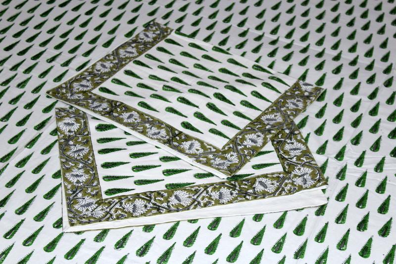 Blcok Printed Bedsheet With Pillow Cover