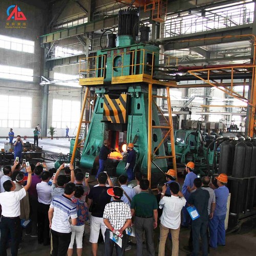 पूरी तरह से हाइड्रोलिक फोर्जिंग हैमर पावर हेड एप्लीकेशन: ऑटो पार्ट्स