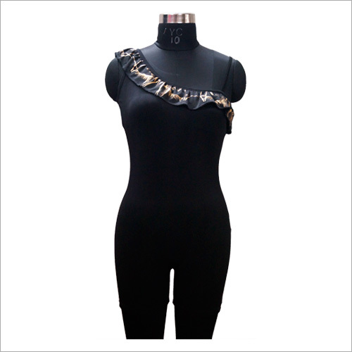 महिलाओं का काला साधारण स्विमवियर