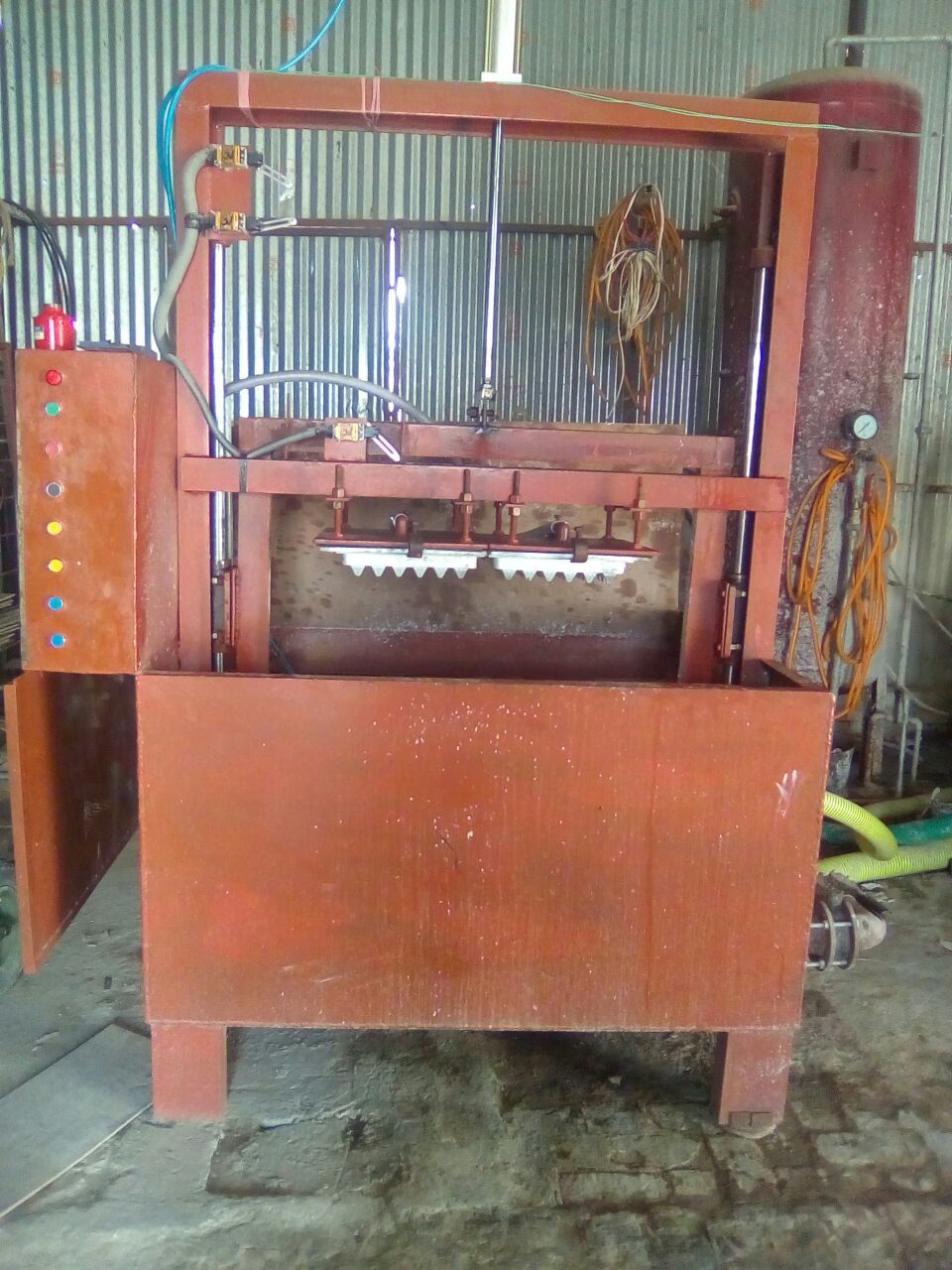 Egg Tray Machine - Steel, 10x5x7 Ft, 1000/hour Capacity | Cost Effective, Durable Design, Easy Operation, Low Maintenance