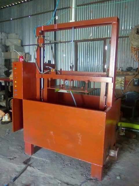 Egg Tray Machine - Steel, 10x5x7 Ft, 1000/hour Capacity | Cost Effective, Durable Design, Easy Operation, Low Maintenance