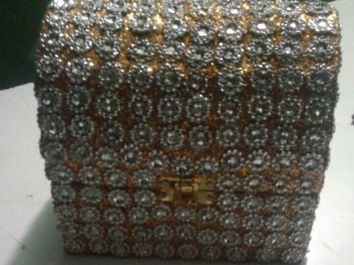 Gift Box - Artificial Pearl & Wood, 5x4x3 Inches, White | Durable Material, Elegant Design, Secure Closure, Versatile Use