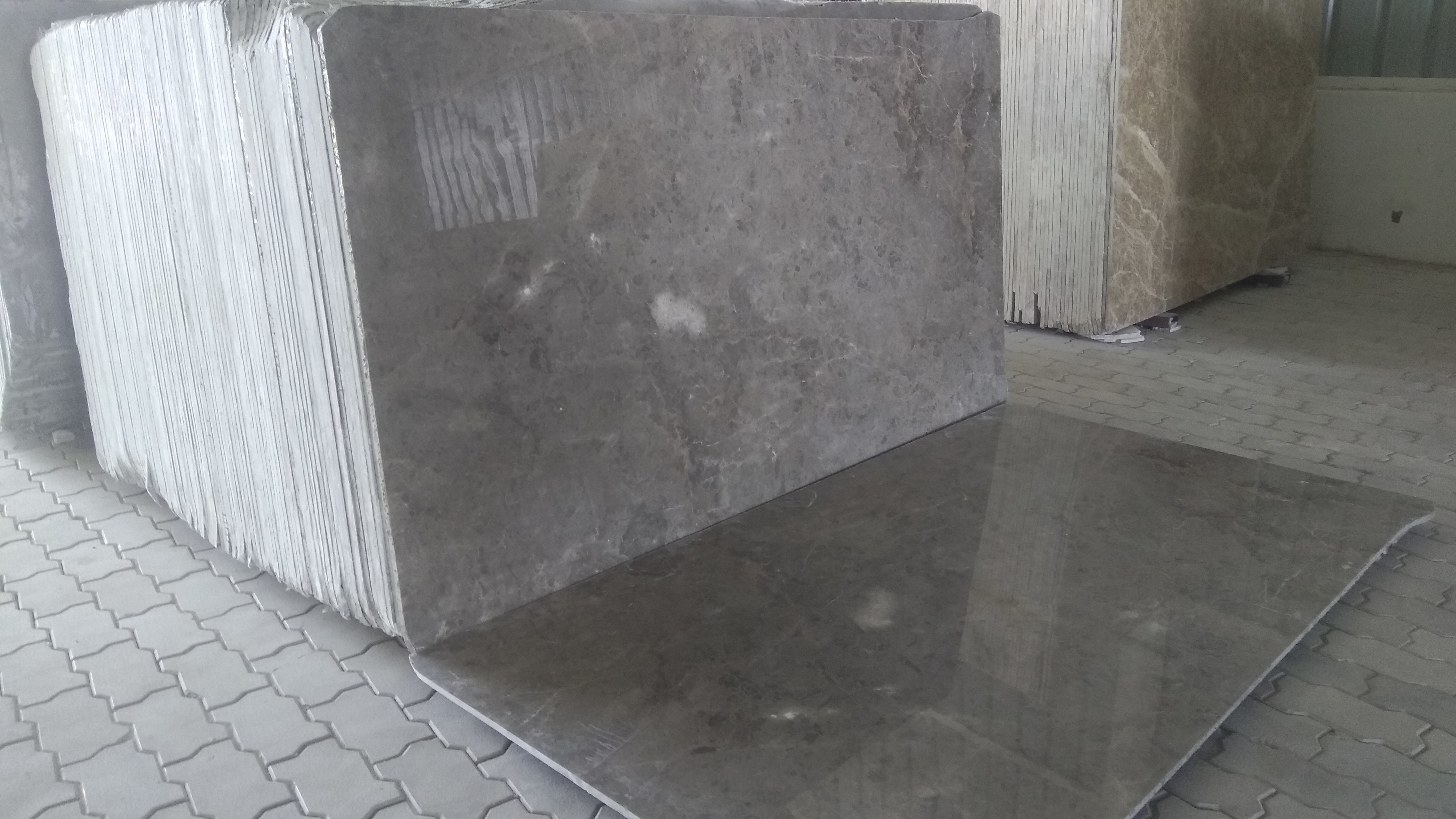 Dark Emprador Marble Size: 84*46*93