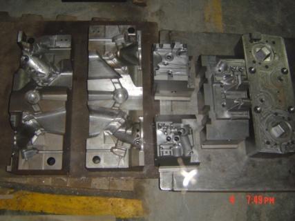 गुरुत्वाकर्षण डाई कास्टिंग डाइ