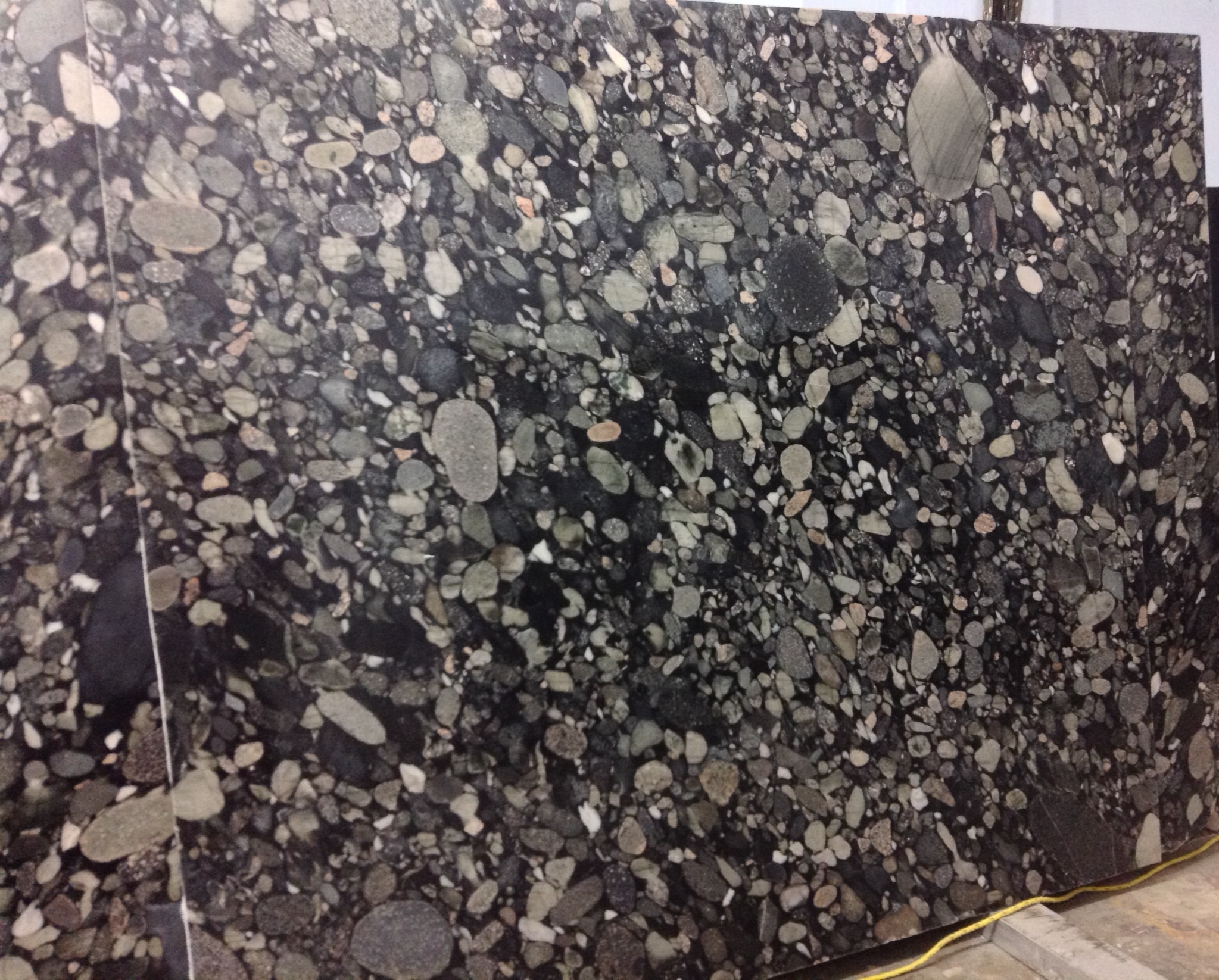 Pebbel Granite Slabs