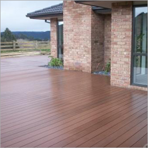 आकर्षक लकड़ी के फर्श