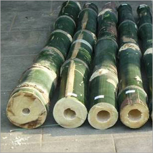 निर्माण बांस के खंभे