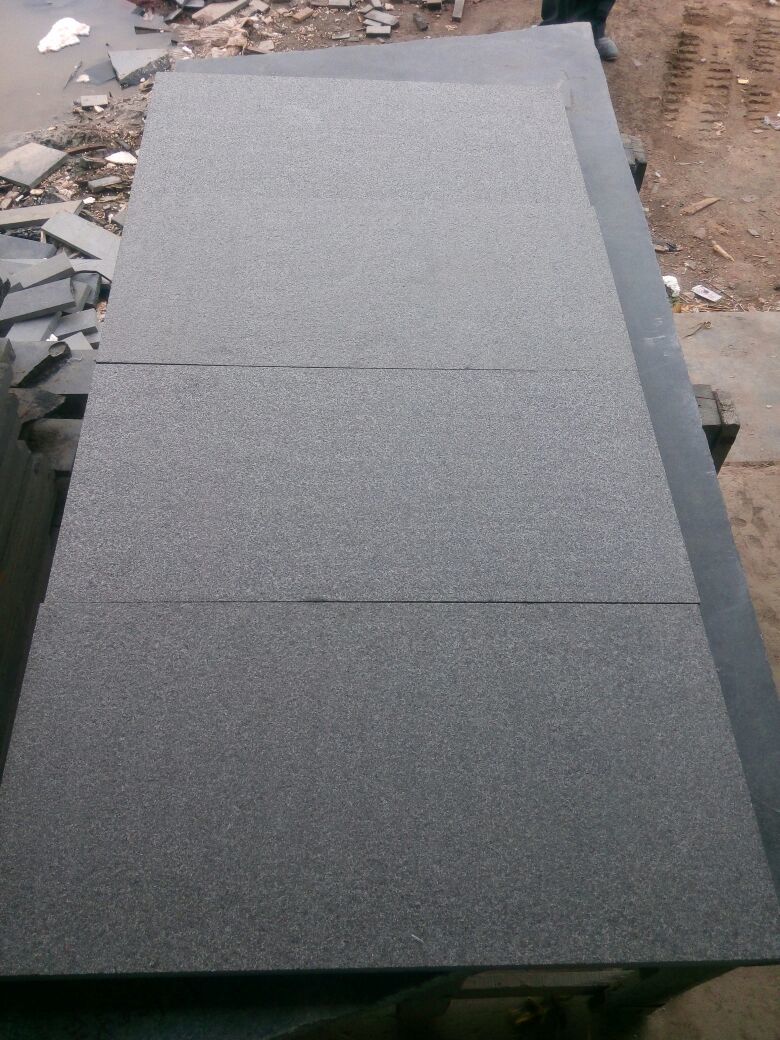 Ab. Black Granite - Gang Saw & Cutter Slabs, Sawn/polished/flame/antique Finish, Black Color, 18mm Thickness, Ideal For Flooring & Wall Cladding