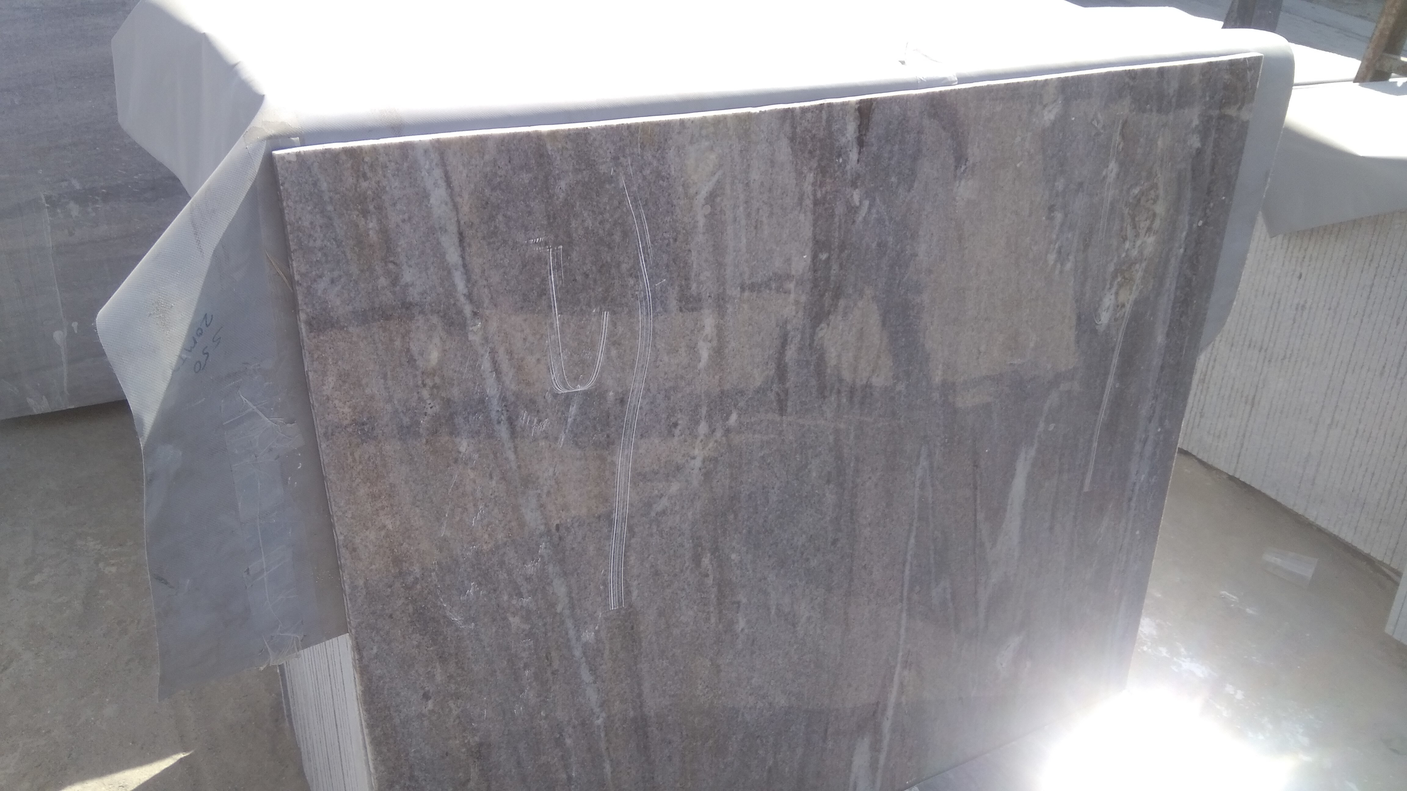 Indian Morchana Marble Size: 50*42*48