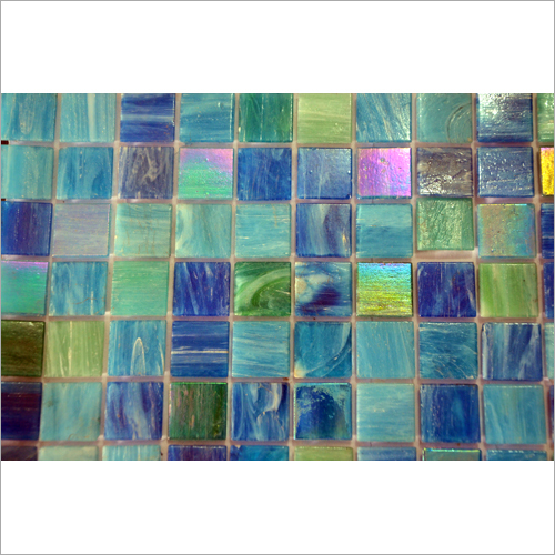 तैराकी तालाब का मोसाइक टाइल