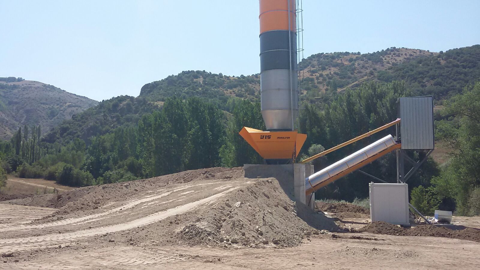 Dry Type Portable Concrete Batching Plants