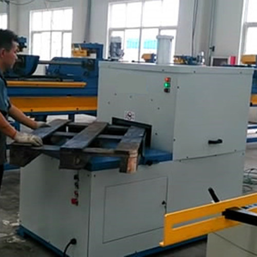 Semi-Automatic Single Head Cutting Machine For Wooden Pallets Conner