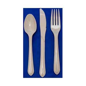 एक बार उपयोग करने योग्य कटलरी