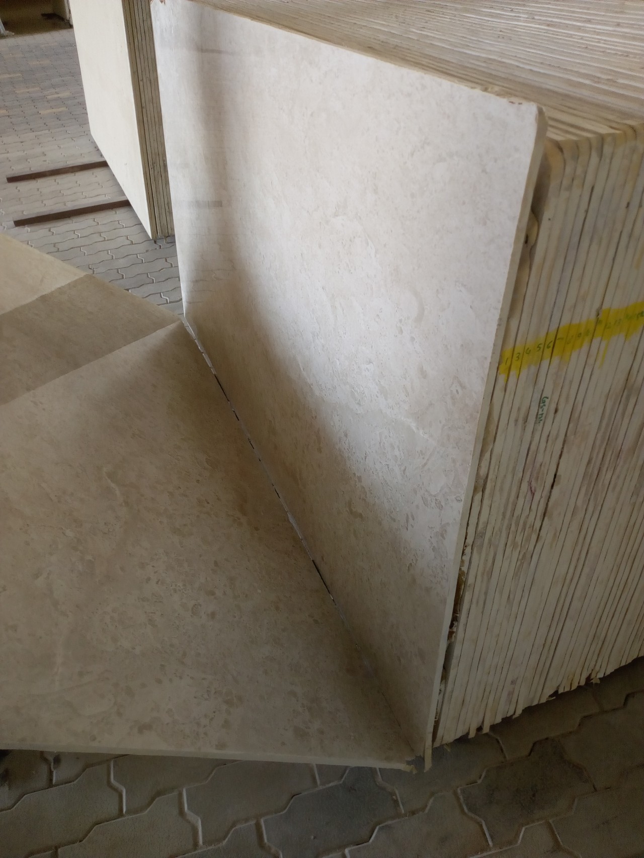 Tanar Beige Marble Size: 79*46*63