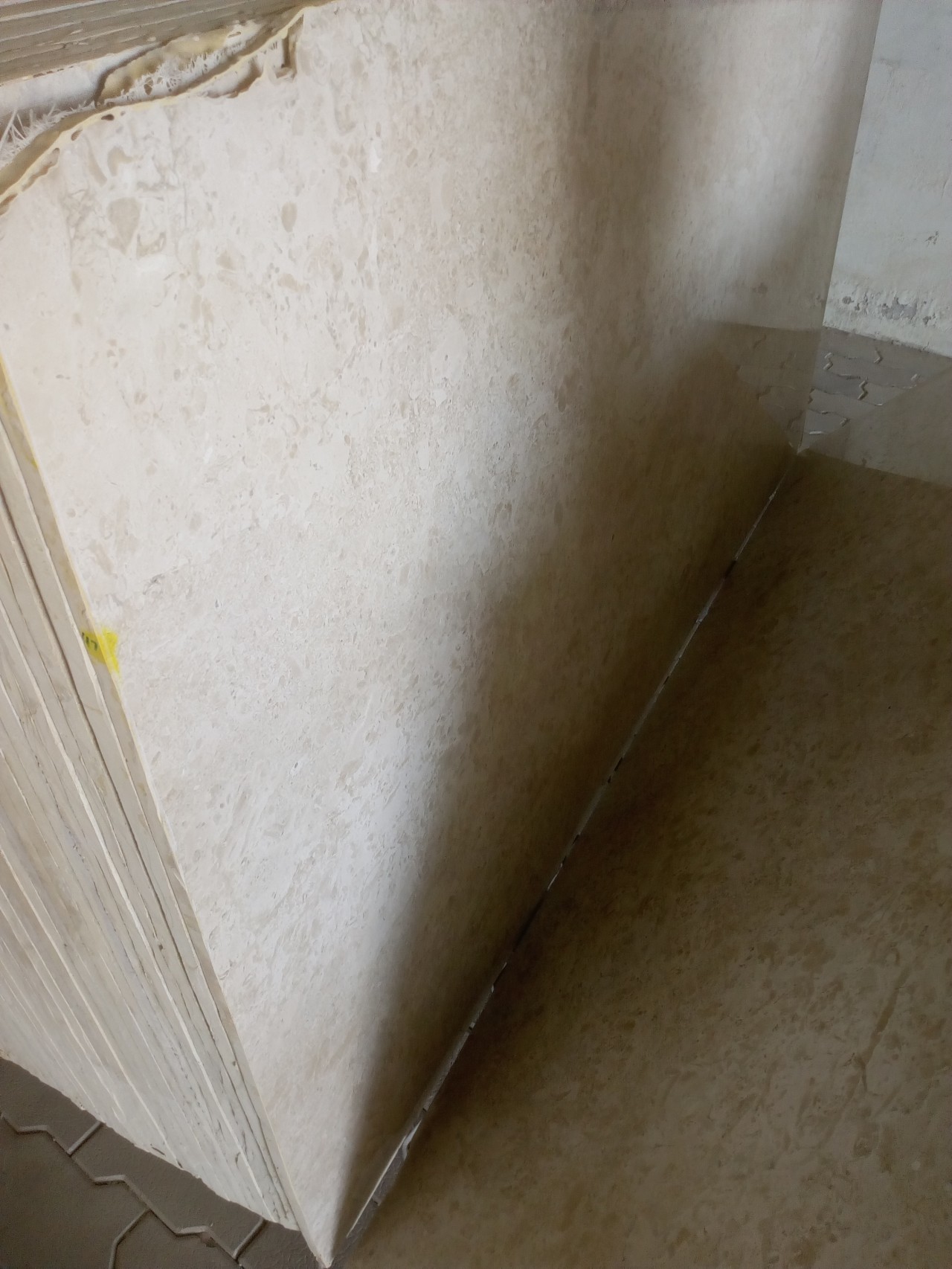 Tanar Beige Marble Size: 79*46*63
