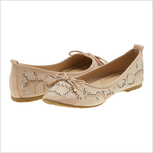 बेज ट्रेंडी बैलेरिना