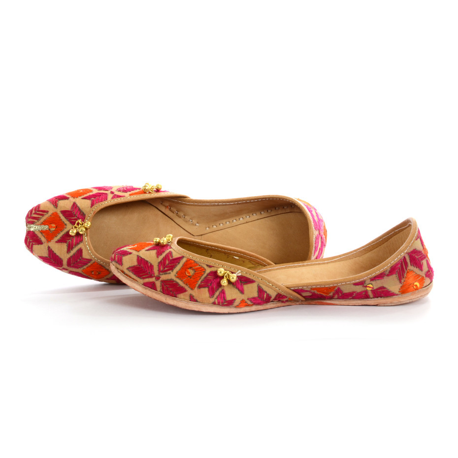 मल्टी फुलकारी जूती