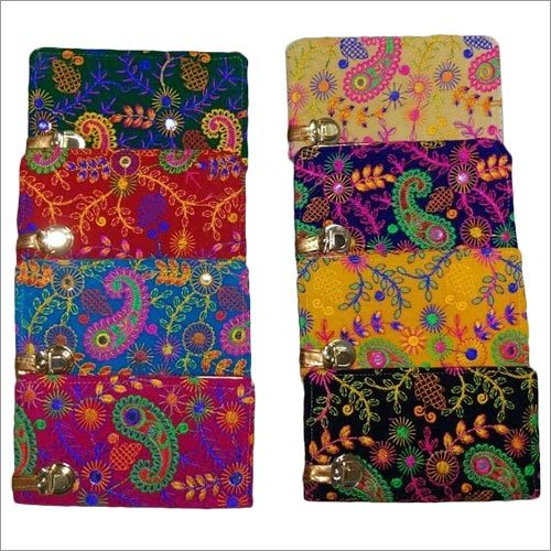 कैरी डिज़ाइन क्लच