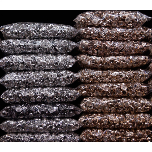 धातु कोट बटन