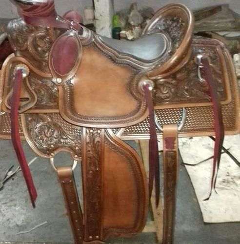 सिंथेटिक पश्चिमी सैडल