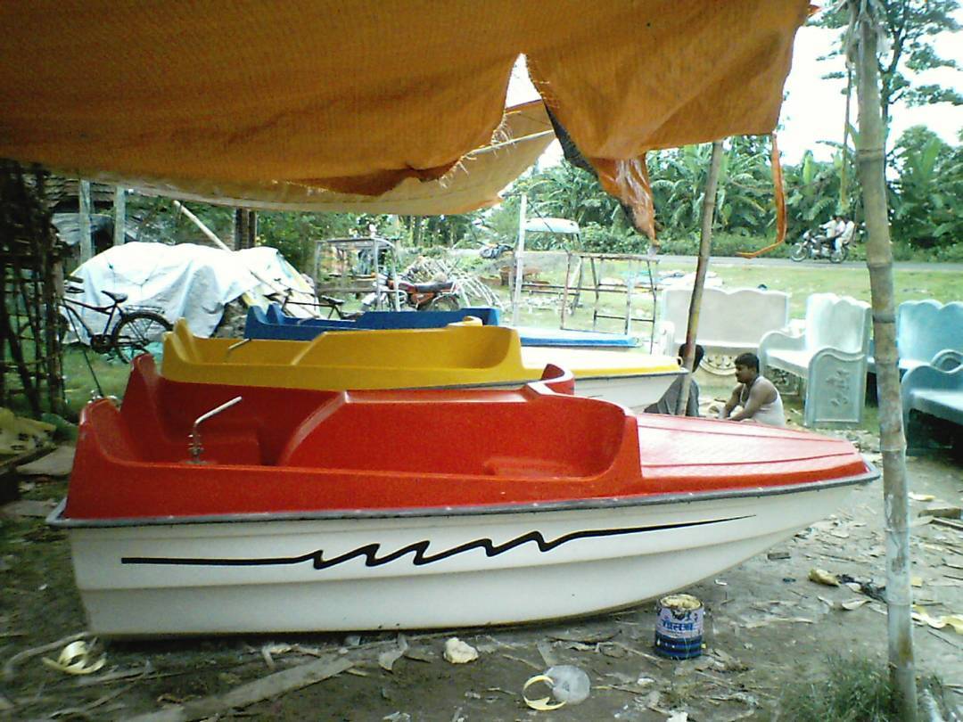 Paddle Boat - Fiberglass, 10ft X 5ft Dimensions, Yellow Color | 4 Adult Capacity, Includes 2 Paddles