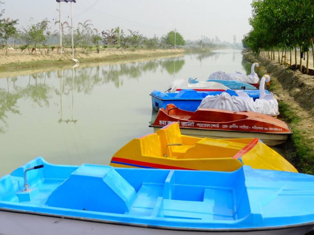 Paddle Boat - Fiberglass, 10ft X 5ft Dimensions, Yellow Color | 4 Adult Capacity, Includes 2 Paddles