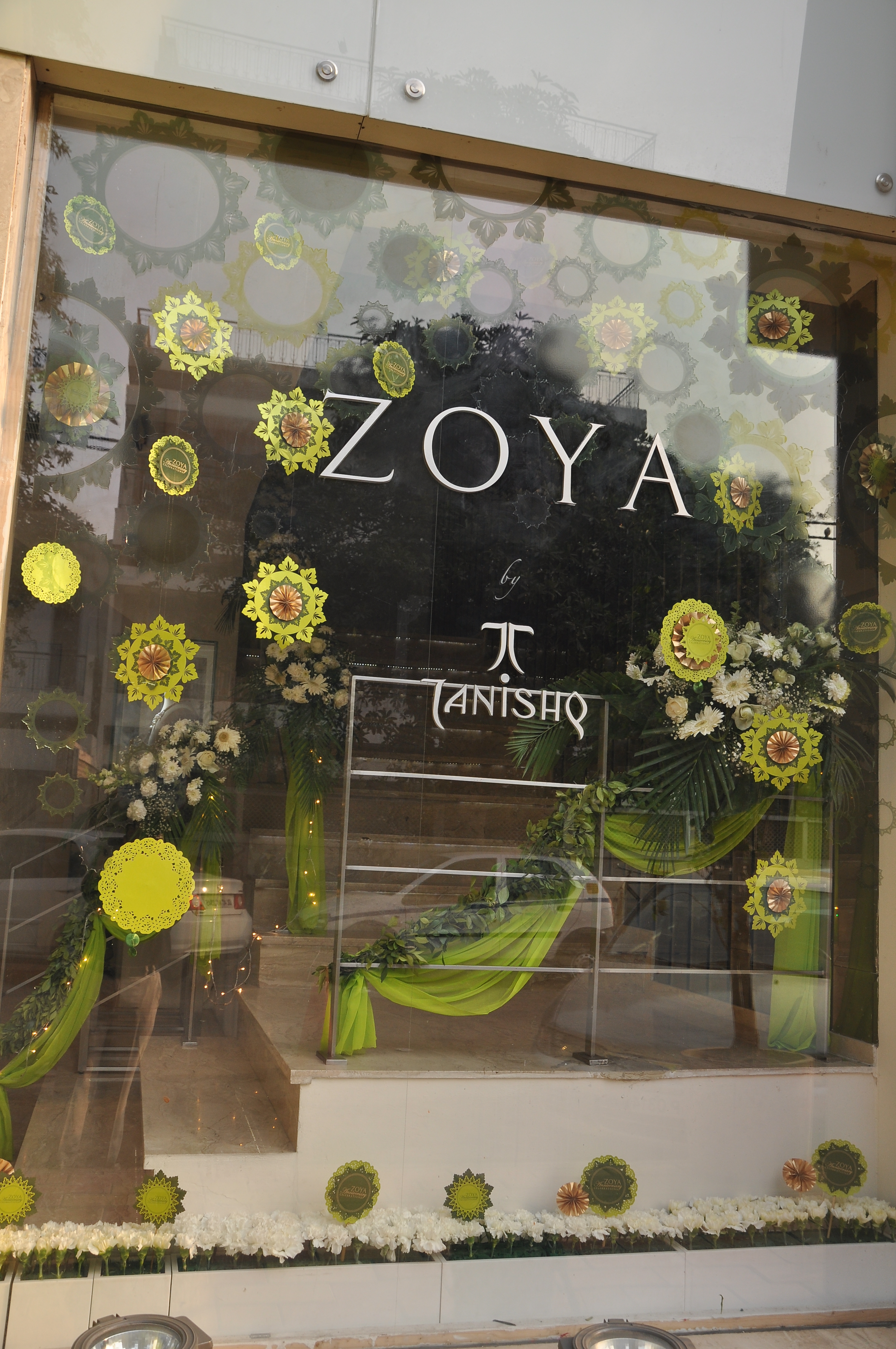 Shop Branding Services - Acrylic & Metal, Variable Size, Red Color | Cost Effective, Durable, High Quality, Timely Completion, Skilled Professionals