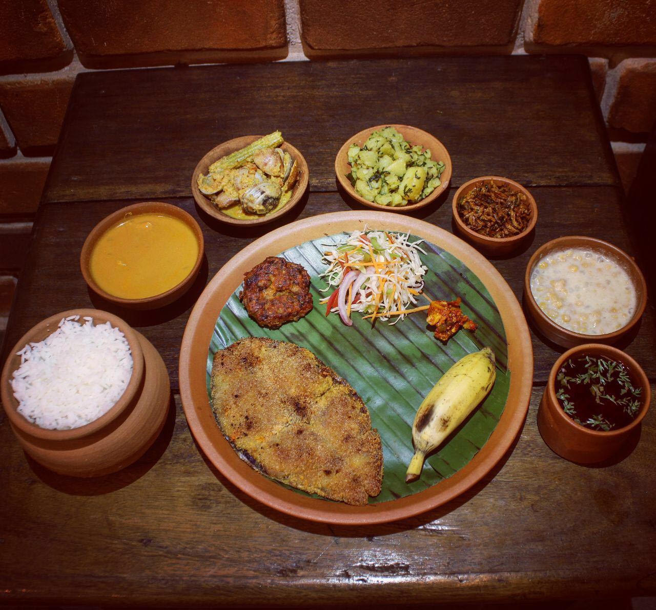 Terracotta Large Dinner Set - 100% Organic Clay, 2 Cm Thickness, 450 G Weight | Polished Exterior & Interior, Eco-friendly Dining Experience