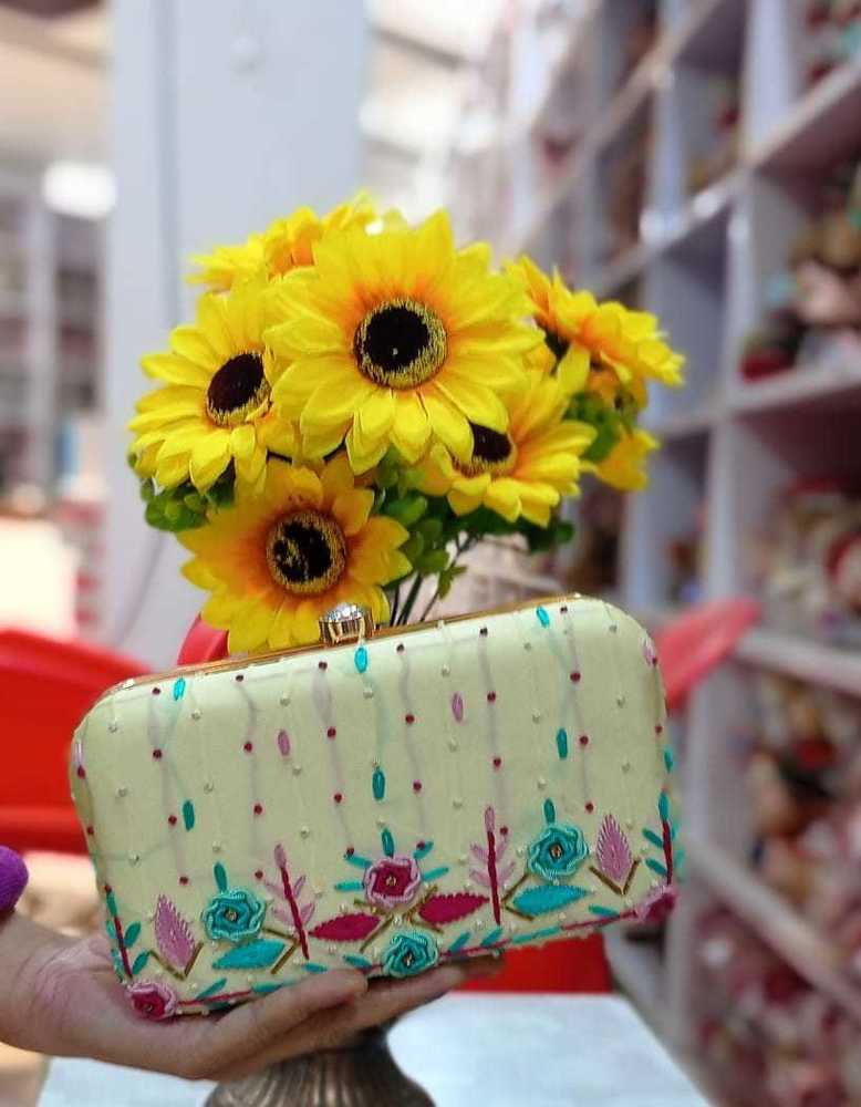 Yellow Elegant Clutch Bags