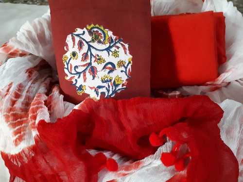 एथनिक डिज़ाइनर सूट