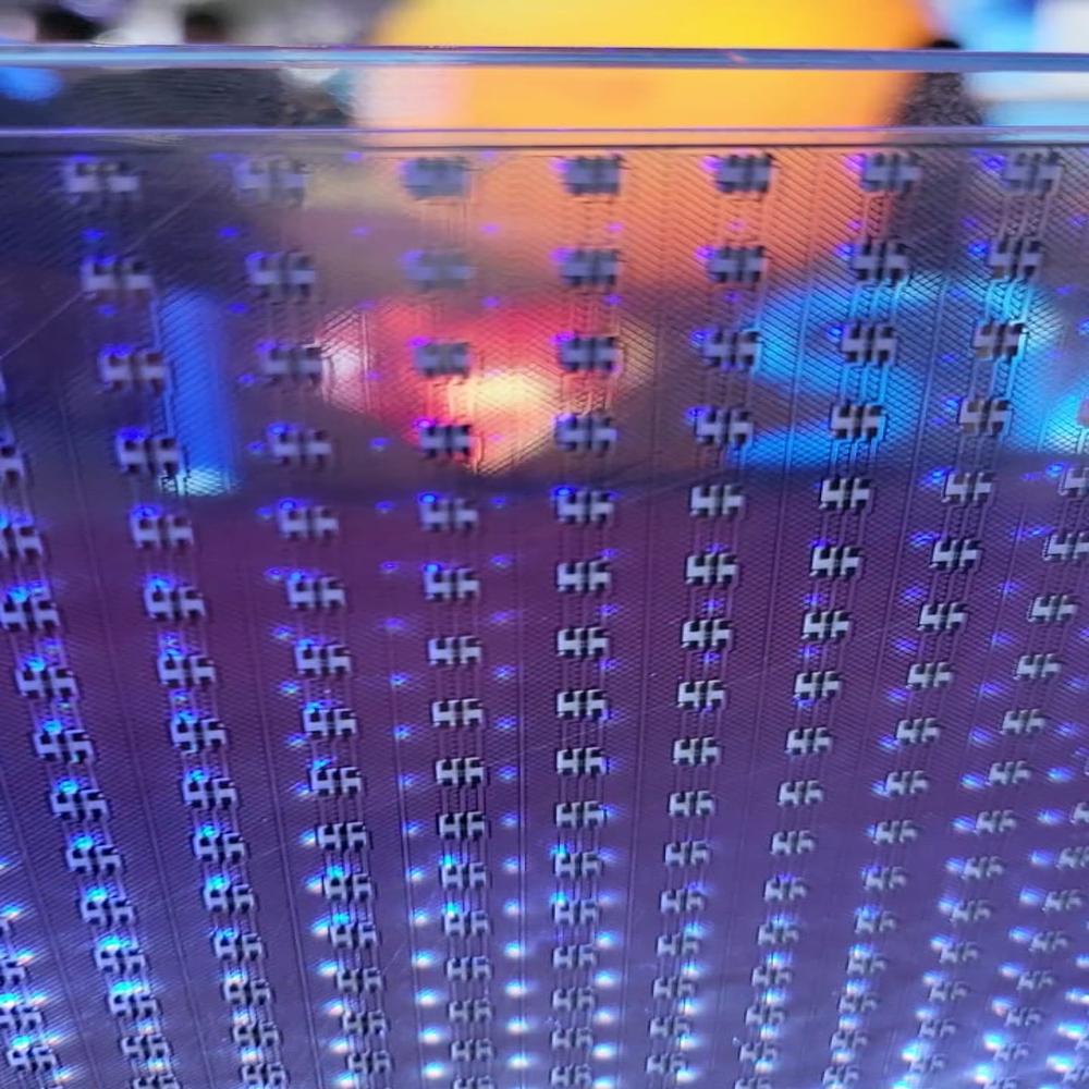 पारदर्शी एलईडी डिस्प्ले इनपुट वोल्टेज: 5 वोल्ट (V)