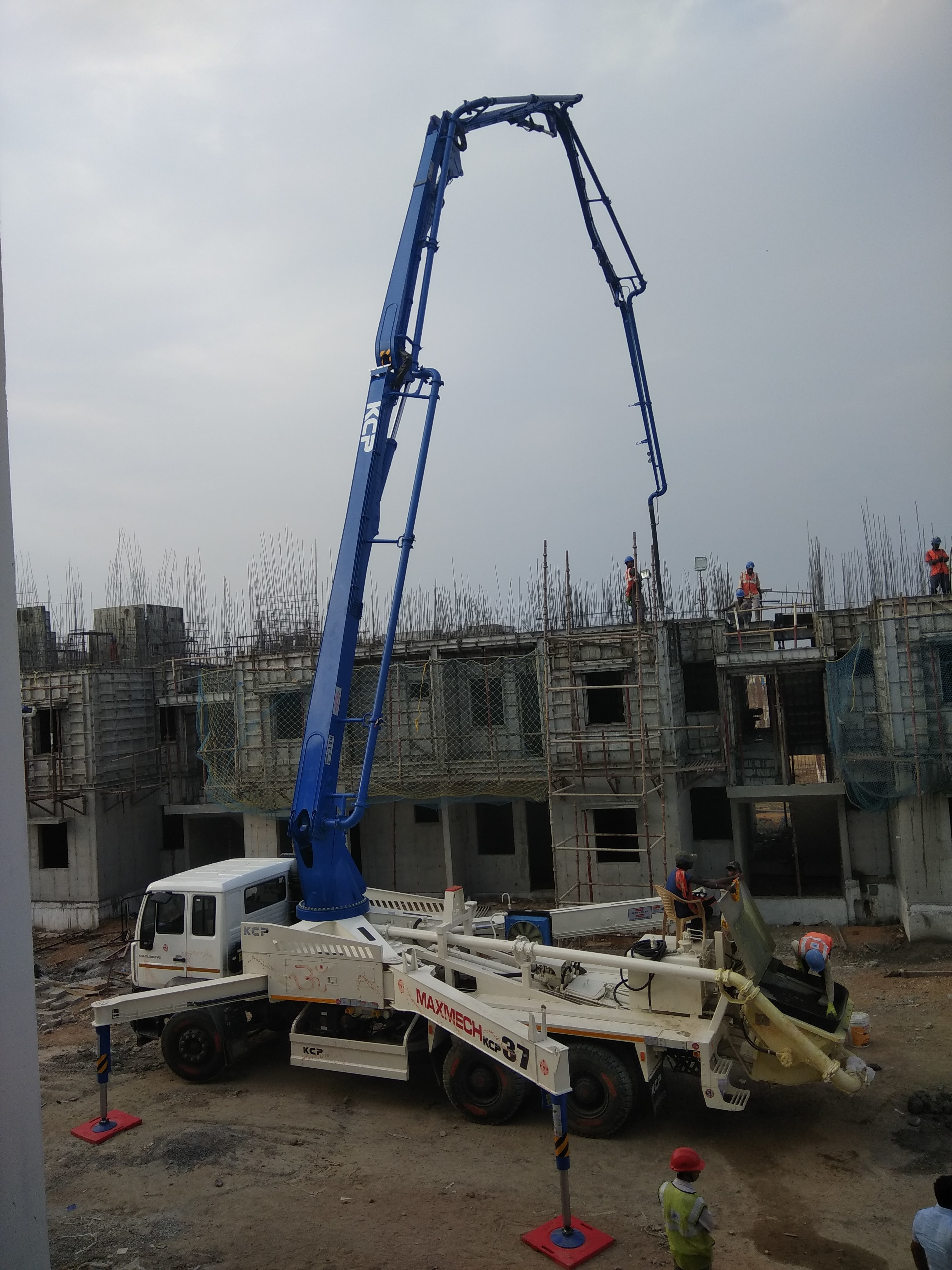 Concrete Boom Pump Conveyor Capacity: Up To 120 M3/ Hr Kg/hr