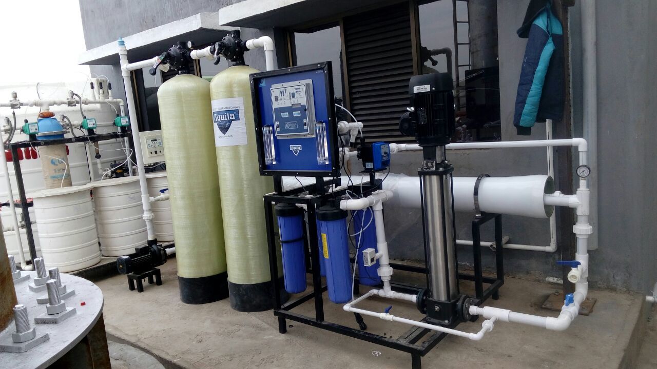 Semi Automatic 2000 Lph Ro Plant