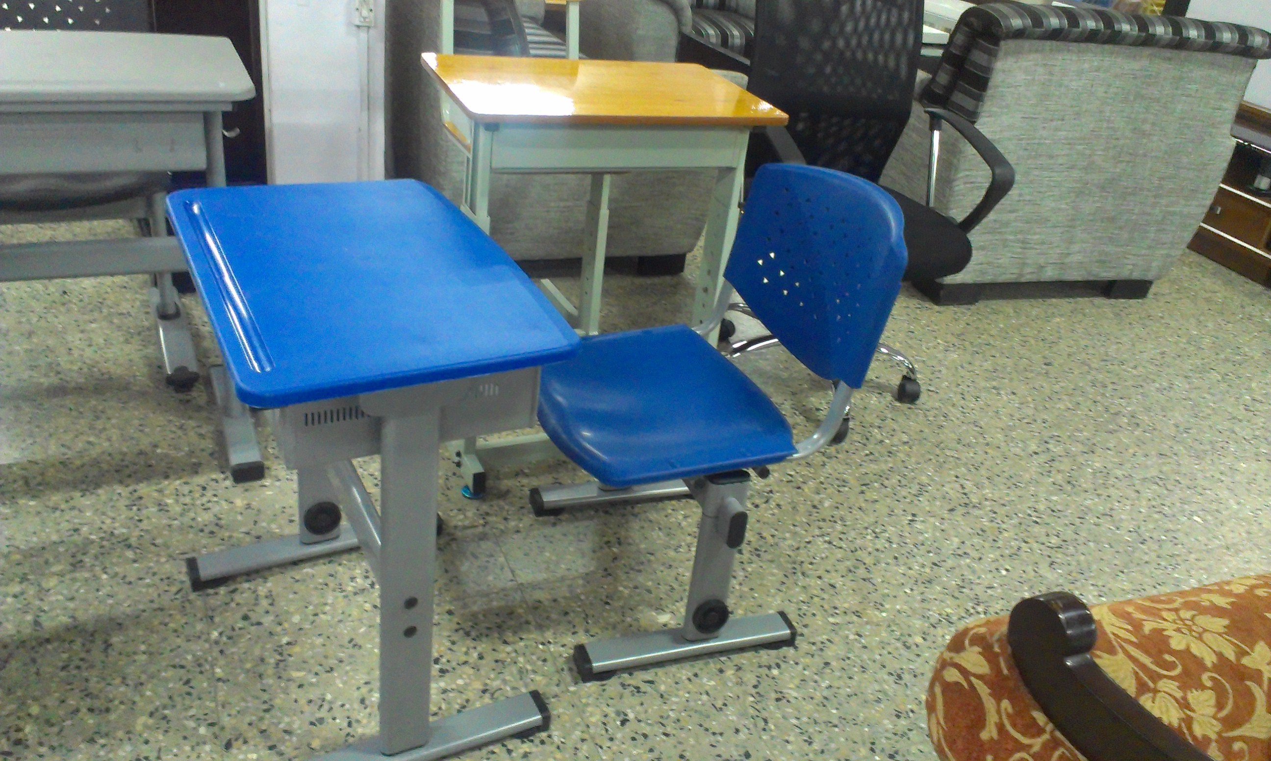 School Furniture Carpenter Assembly