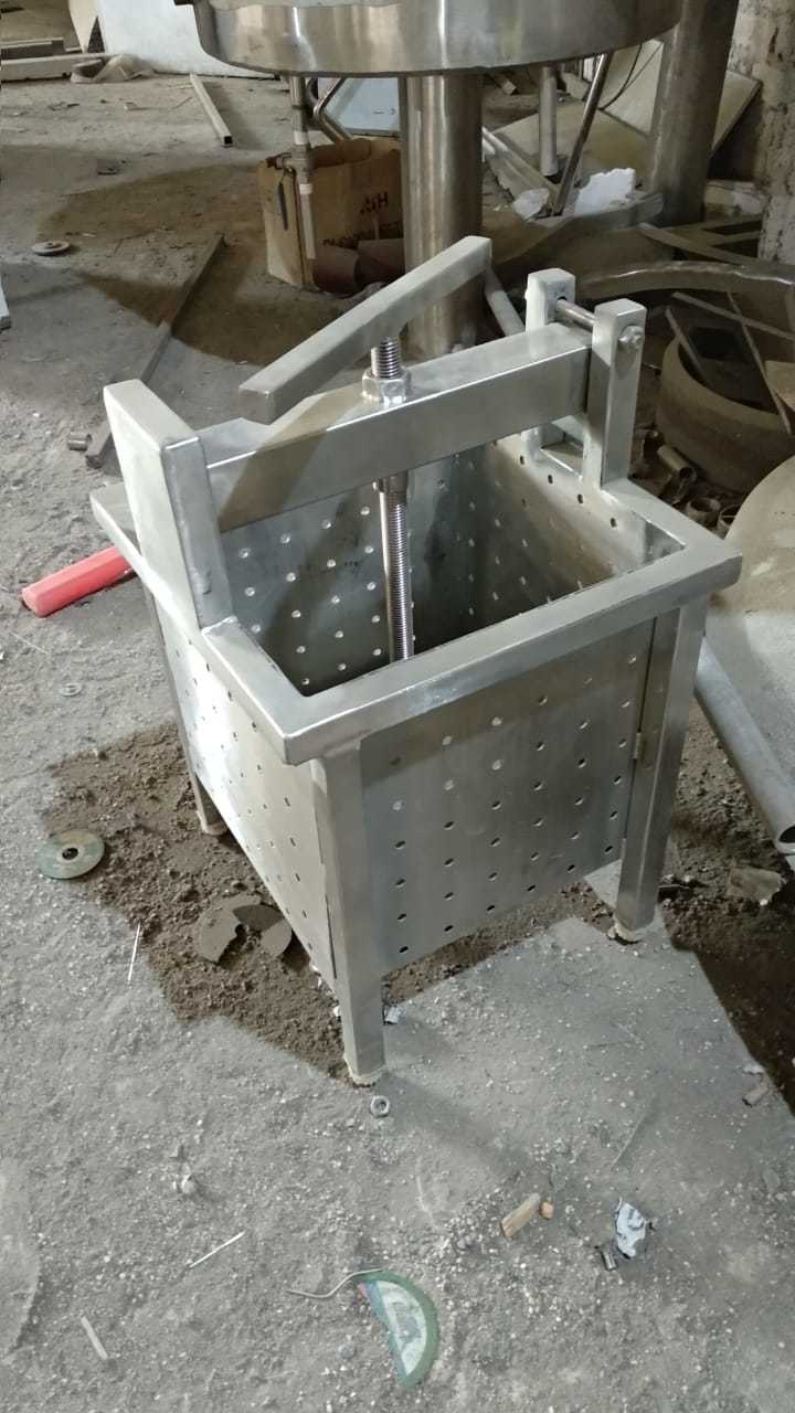 Stainless Steel Paneer Press Machine