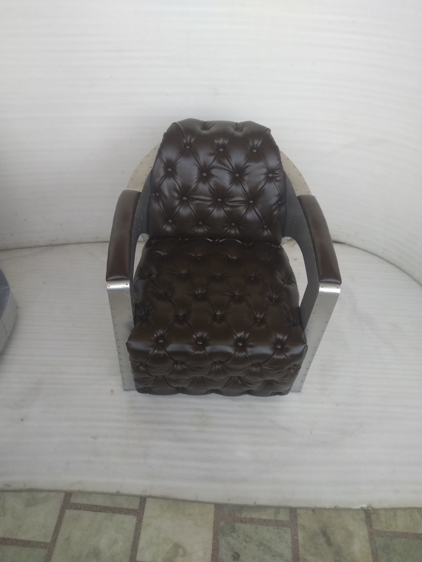 Aviator Button Sofa Chair