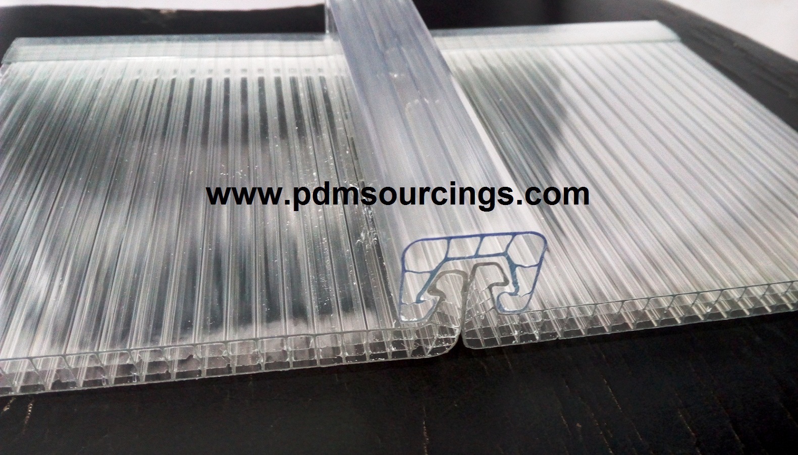 Polycarbonate Standing Seam Panel Length: 11.9 Meter (M)