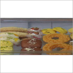 मिठाइयां मिलाएं