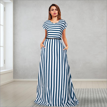 देवियों सी ग्रीन गाउन