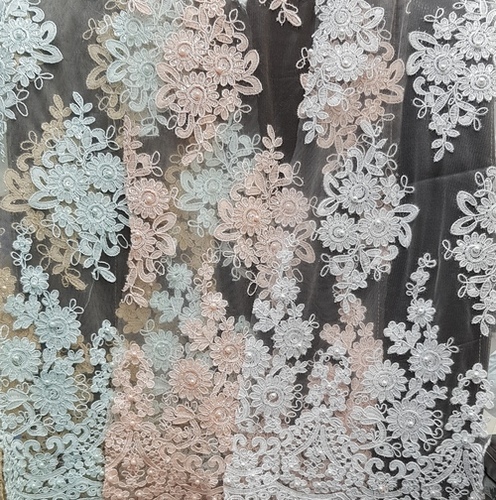 डिजाइनर कढ़ाई वाला नेट कपड़ा