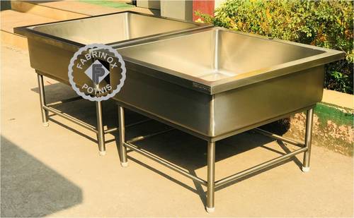 Stainless Steel Soak Sink Application: Hotel