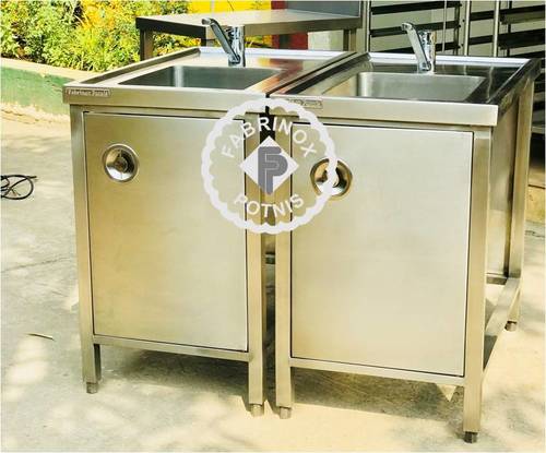 Stainless Steel Sinks With Storage Application: Hotel