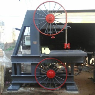 Band Saw Machine