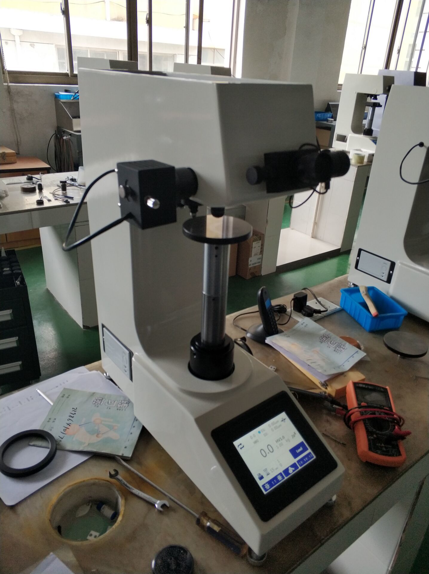 Vickers Hardness Tester Machine Machine Weight: 35  Kilograms (Kg)