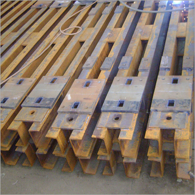 channel slipper for railway track