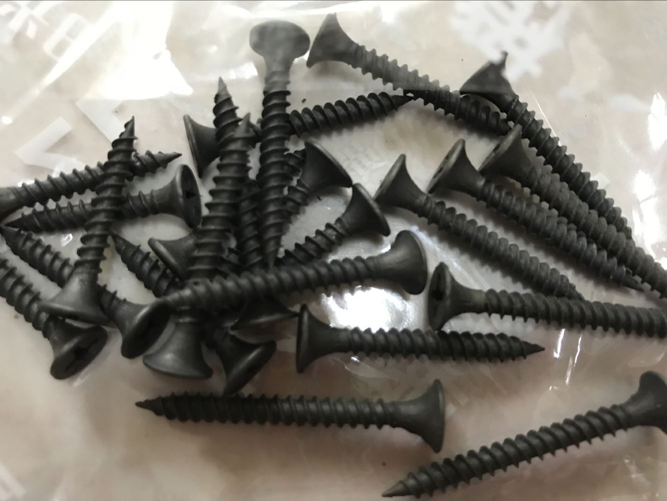 Coarse Thread Drywall Screw - Carbon Steel, 3.5x38mm, Black Phosphate Finish | Round Head, High Tensile Strength, Erosion Resistant, Customizable Sizes