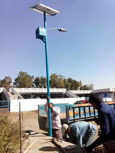 सौर स्ट्रीट लाइट