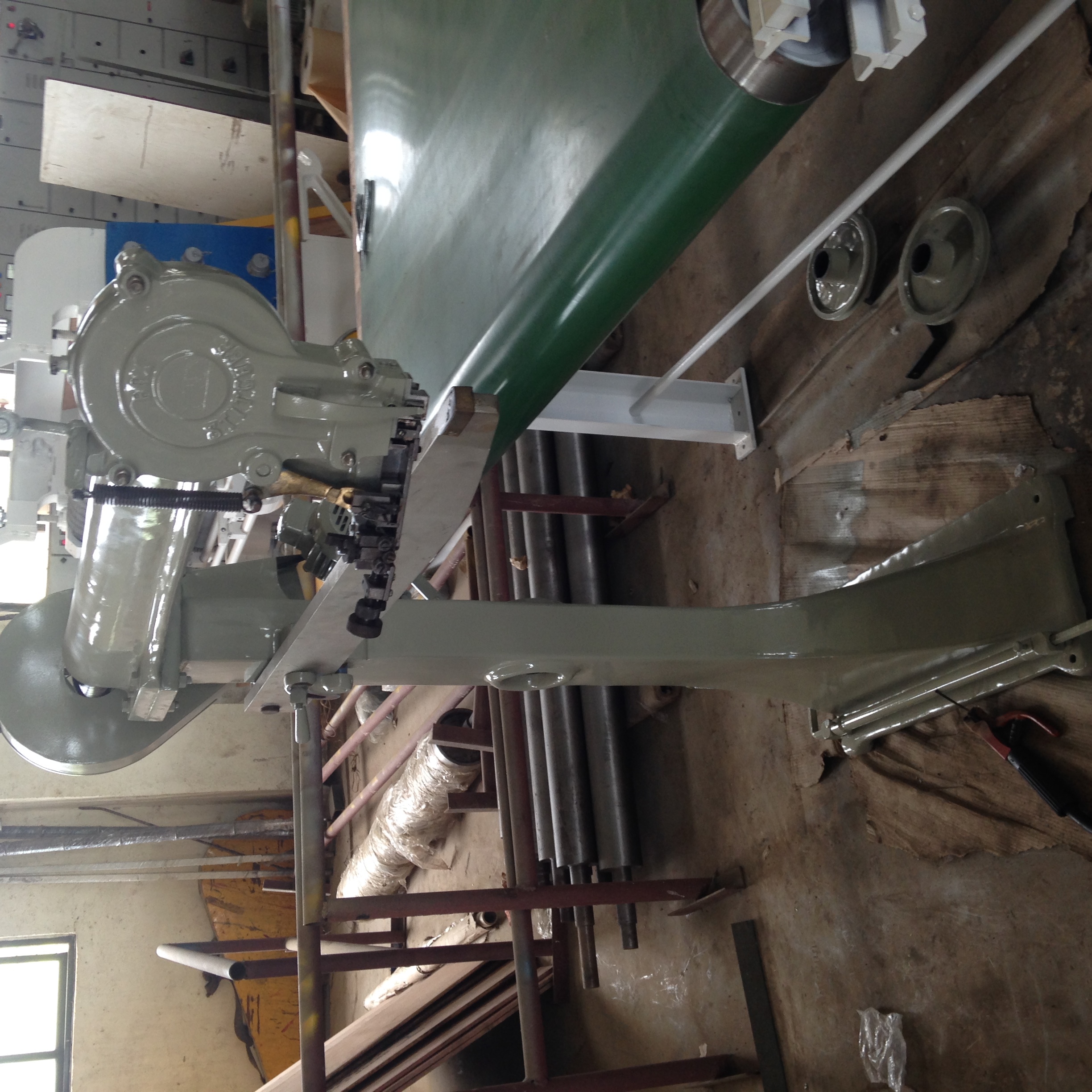 Box Stiching (Straight-vertical) Machine