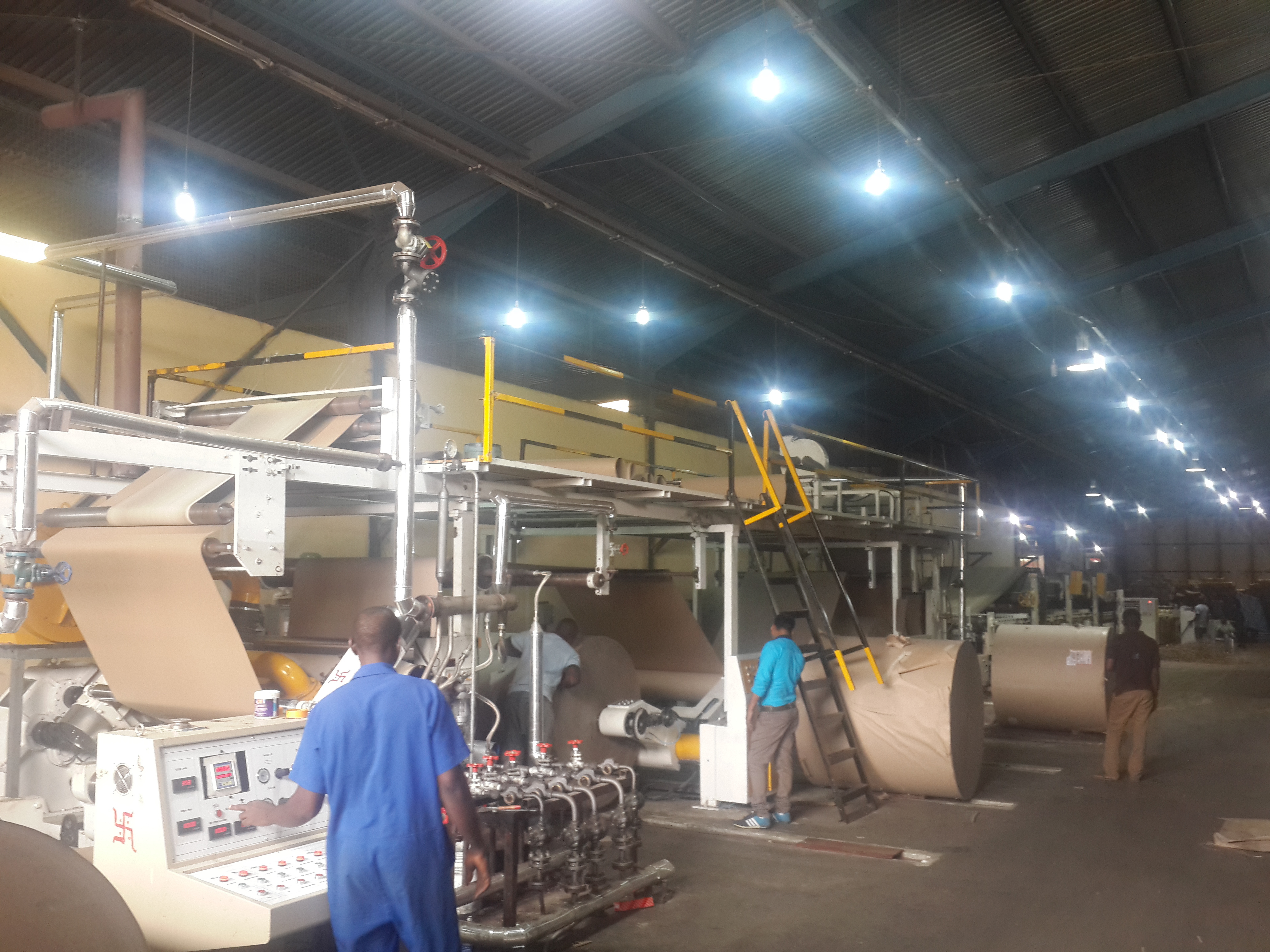 Automatic Corrugated Board Making Plant - Pre-heater & Pre-conditioner Overhead Bridge, Integrated Gluing Unit, Double Backer Thin Blade Slitter, Roller Stacker